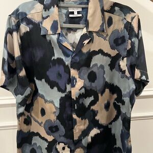 Reiss Men's Cuban Collar Floral Pattern Shirt - Black, Blue, and Tan